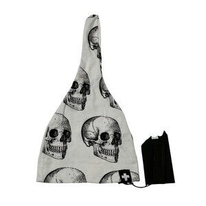 Celi-nununu Knotted Hat in White Skull